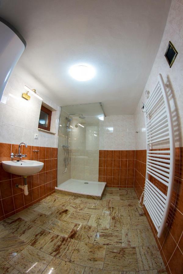 Burg Nad Banskou Stiavnicou Guest House Stiavnicke Bane Bagian luar foto